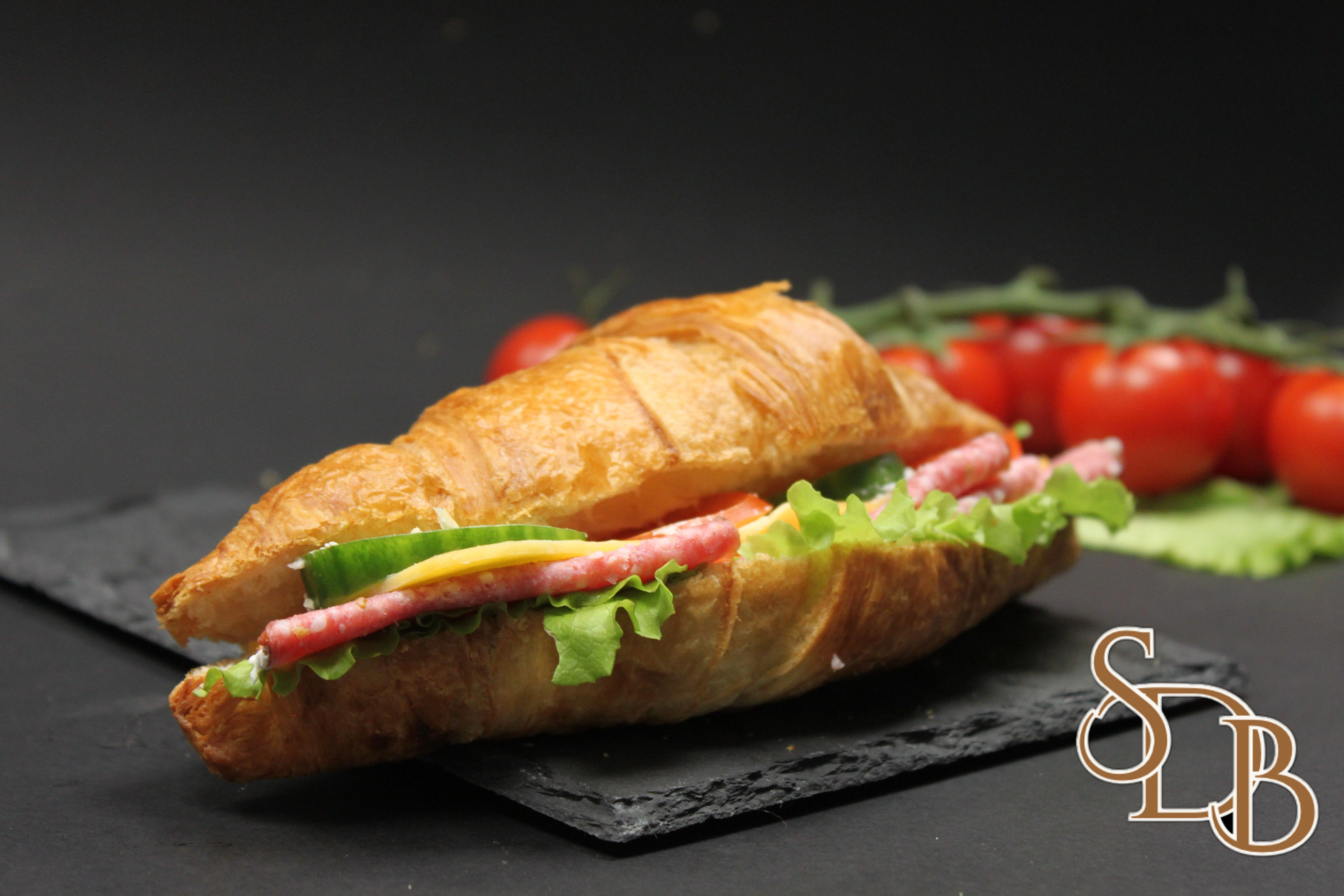 Кроасан луканков салам