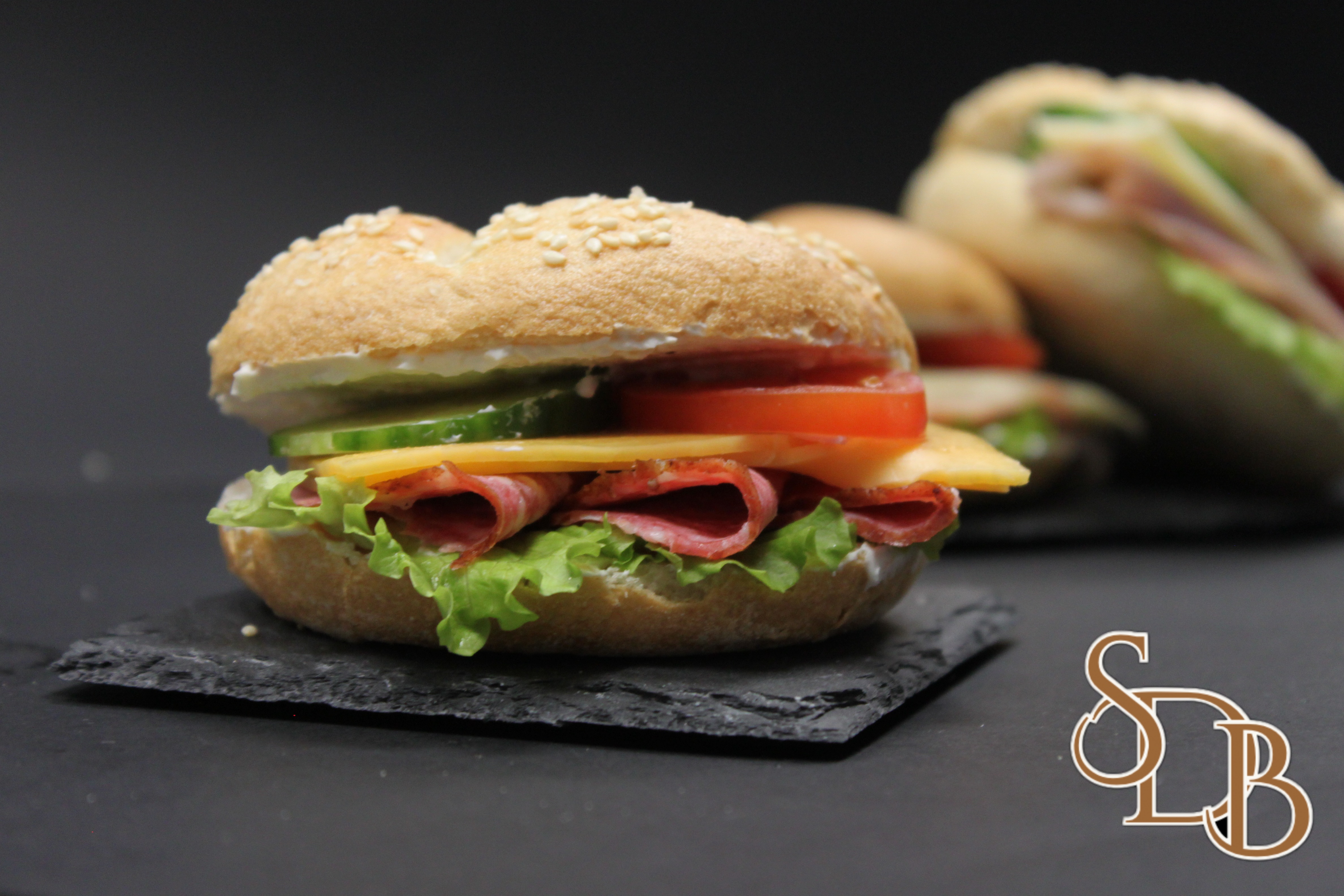 Бургер луканков салам